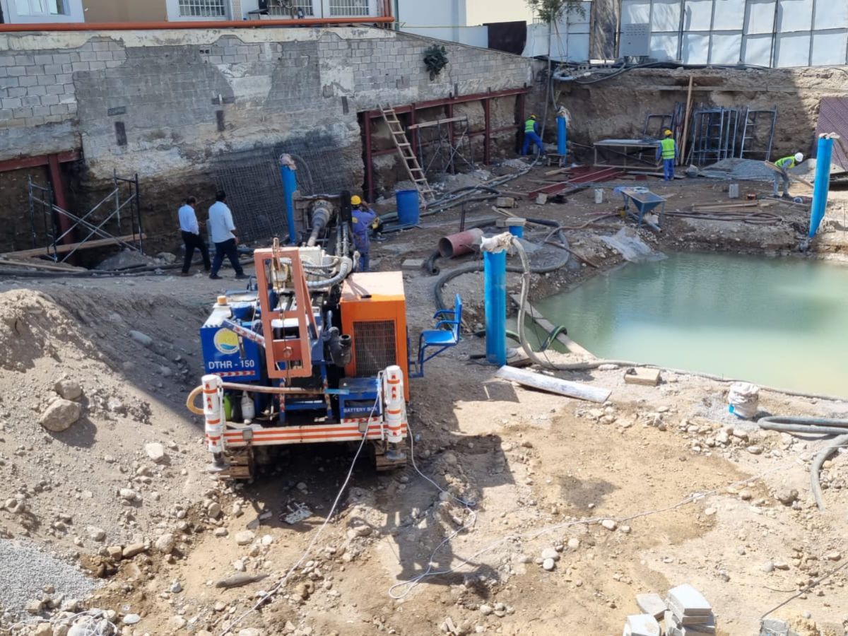 COMMERCIAL & RESIDENCIAL BUILDING